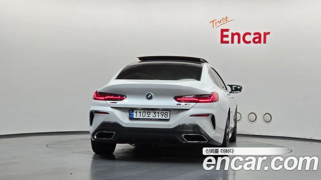BMW 8-Series 2023 — photo 4