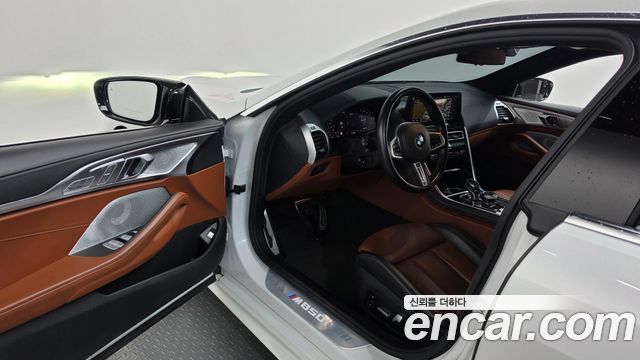 BMW 8-Series 2023 — photo 10