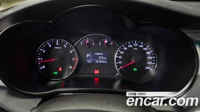 Kia Carens 2015 — photo 11