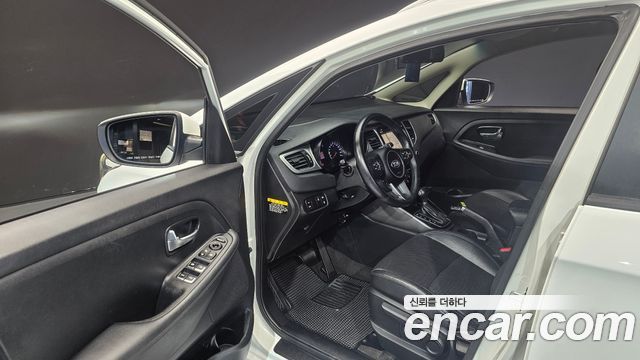 Kia Carens 2015 — photo 13