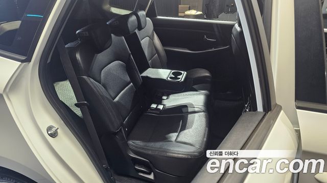 Kia Carens 2015 — photo 17