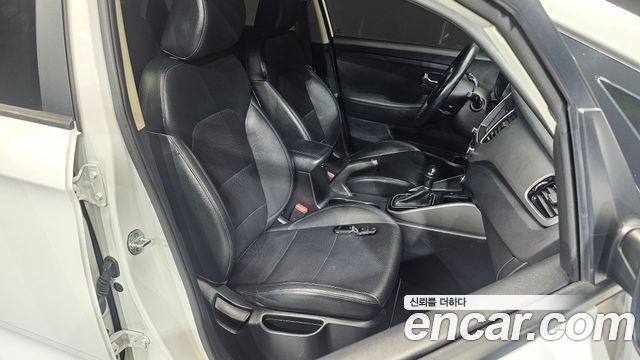 Kia Carens 2015 — photo 18