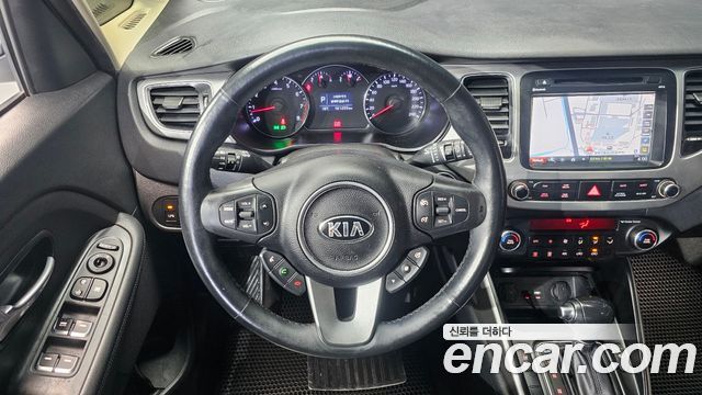 Kia Carens 2015 — photo 19