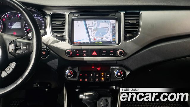 Kia Carens 2015 — photo 20