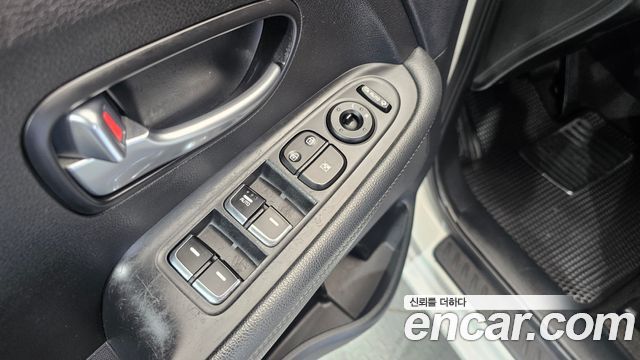 Kia Carens 2015 — photo 27