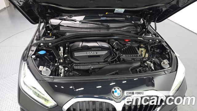 BMW 1-Series 2022 — photo 6