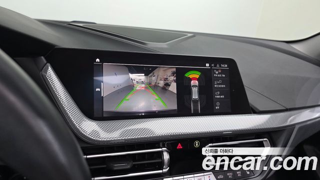BMW 1-Series 2022 — photo 20