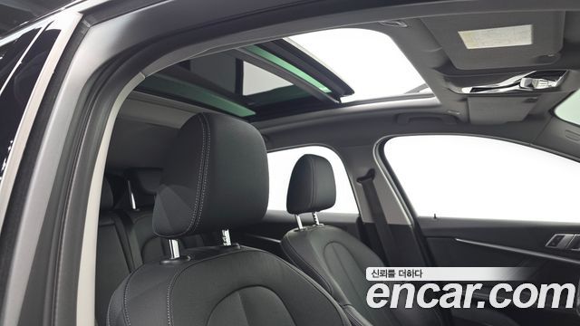 BMW 1-Series 2022 — photo 22