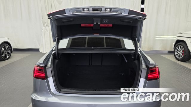 Audi A6 2018 — photo 26