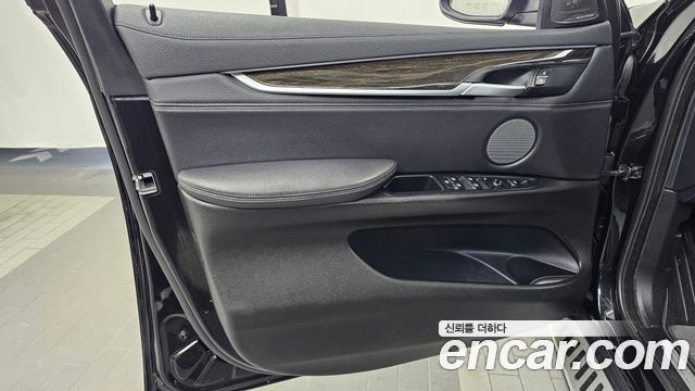 BMW X6 2018 — photo 14