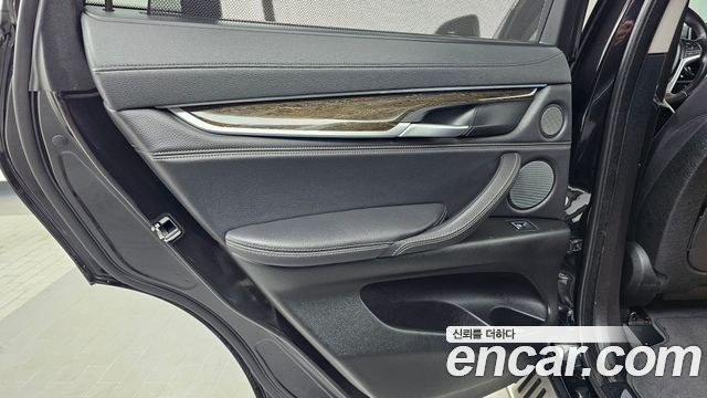 BMW X6 2018 — photo 15