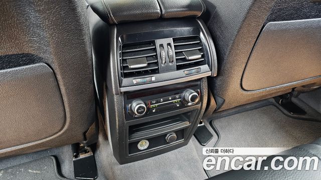 BMW X6 2018 — photo 31