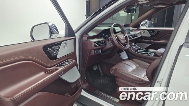 Lincoln Aviator 2022 — photo 13