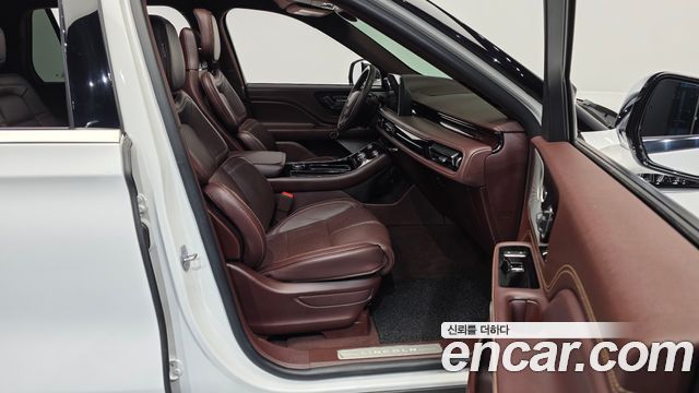 Lincoln Aviator 2022 — photo 17