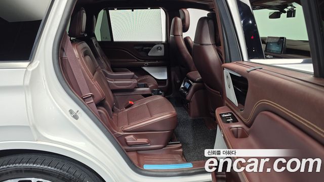 Lincoln Aviator 2022 — photo 18