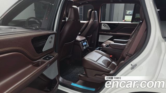 Lincoln Aviator 2022 — photo 16