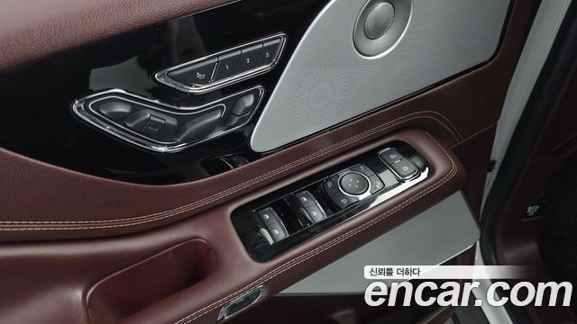 Lincoln Aviator 2022 — photo 27