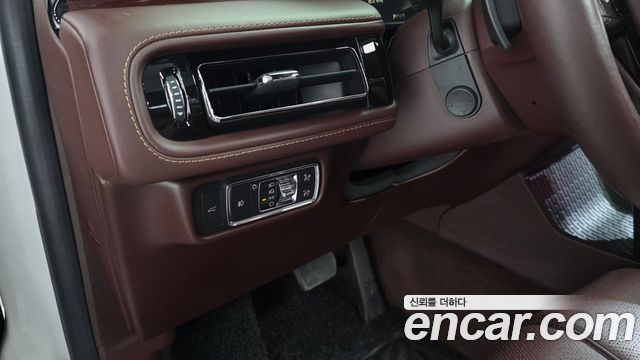 Lincoln Aviator 2022 — photo 28