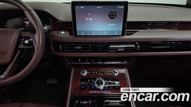 Lincoln Aviator 2022 — photo 29