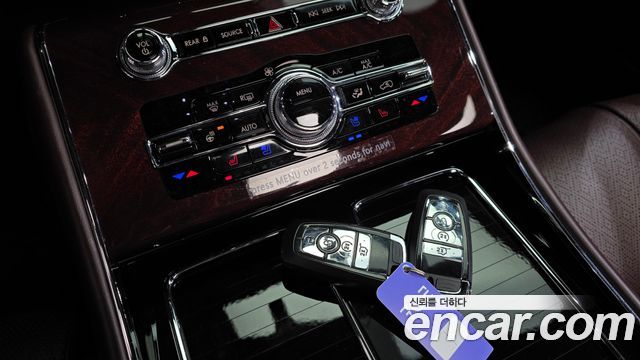 Lincoln Aviator 2022 — photo 31