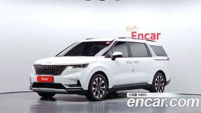 Kia Canival 2023 — photo 1