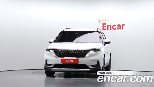 Kia Canival 2023 — photo 3