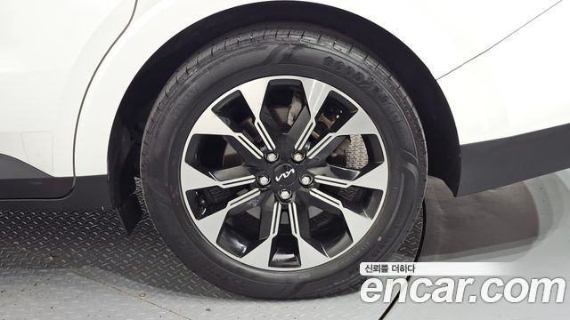 Kia Canival 2023 — photo 7