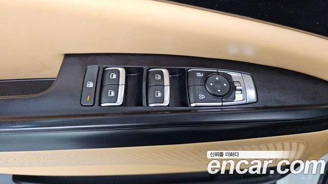 Kia Canival 2023 — photo 28