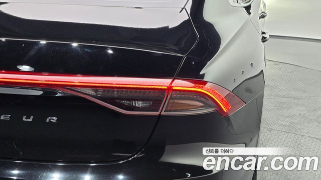 Hyundai Grandeur 2023 — photo 9