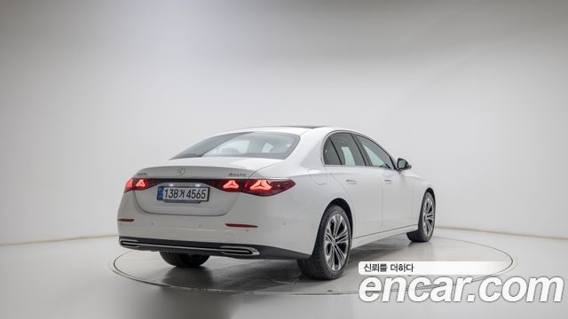 Mercedes-Benz E-Class 2026 — photo 2