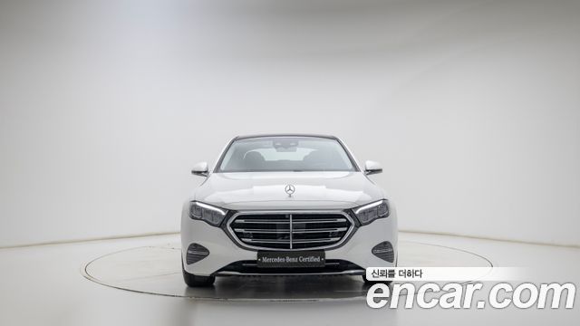 Mercedes-Benz E-Class 2026 — photo 3
