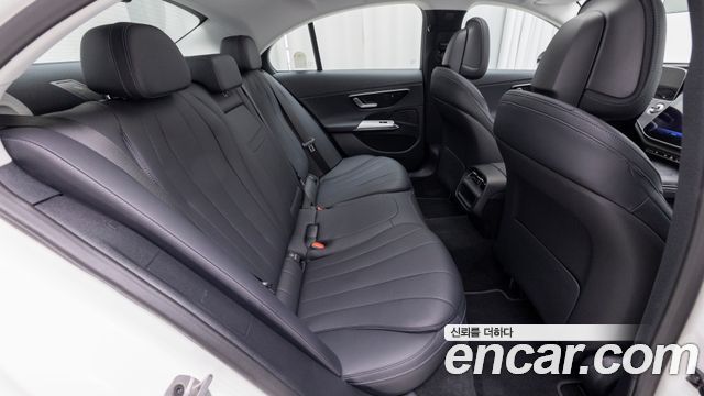 Mercedes-Benz E-Class 2026 — photo 10