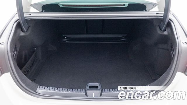 Mercedes-Benz E-Class 2026 — photo 11