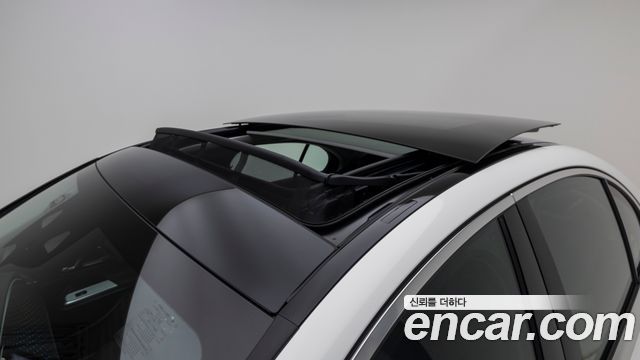 Mercedes-Benz E-Class 2026 — photo 12