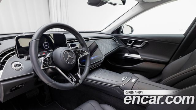 Mercedes-Benz E-Class 2026 — photo 13