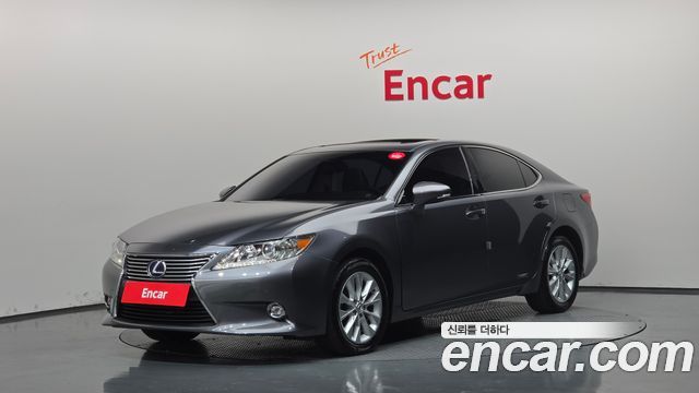 Lexus ES 2015 — photo 1