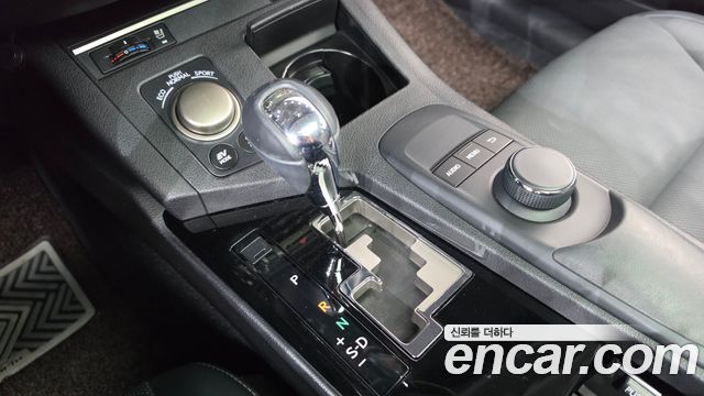 Lexus ES 2015 — photo 9