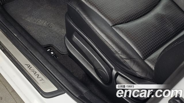 Hyundai AVANTE 2015 — photo 24