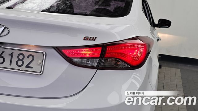 Hyundai AVANTE 2015 — photo 9