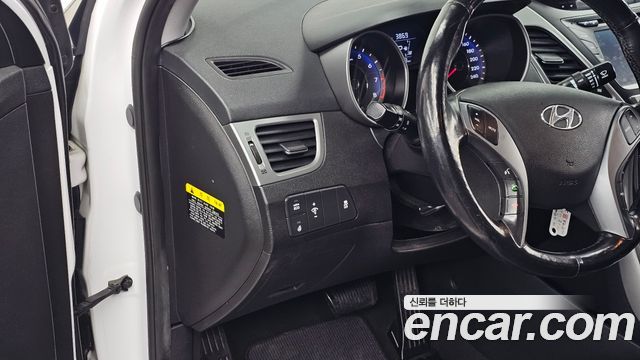 Hyundai AVANTE 2015 — photo 28