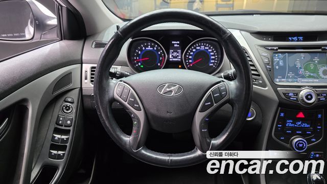 Hyundai AVANTE 2015 — photo 19