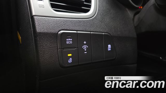 Hyundai AVANTE 2015 — photo 24