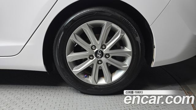 Hyundai AVANTE 2015 — photo 7