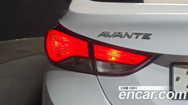 Hyundai AVANTE 2015 — photo 9