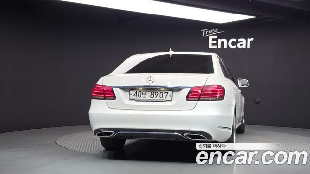 Mercedes-Benz E-Class 2014 — photo 4