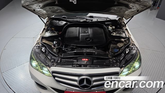 Mercedes-Benz E-Class 2014 — photo 6