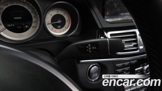 Mercedes-Benz E-Class 2014 — photo 9