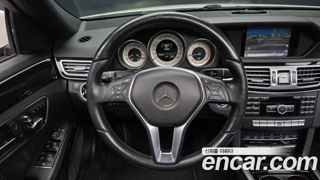 Mercedes-Benz E-Class 2014 — photo 13