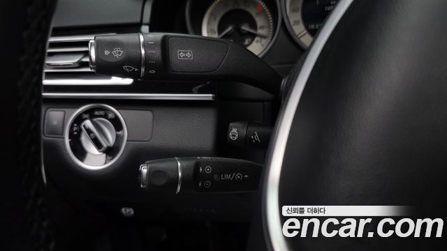 Mercedes-Benz E-Class 2014 — photo 18