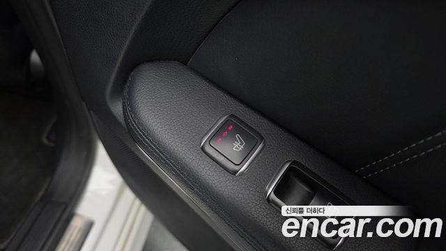 Mercedes-Benz E-Class 2014 — photo 19